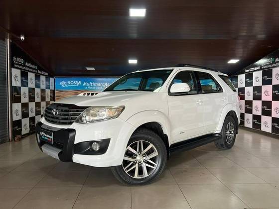 TOYOTA HILUX SW4 3.0 SRV 4X4 16V TURBO INTERCOOLER DIESEL 4P AUTOMÁTICO TOYOTA HILUX SW4 3.0 SRV 4X4 16V TURBO INTERCOOLER DIESEL 4P AUTOMÁTICO